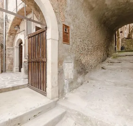 La Corte Di Sabatino